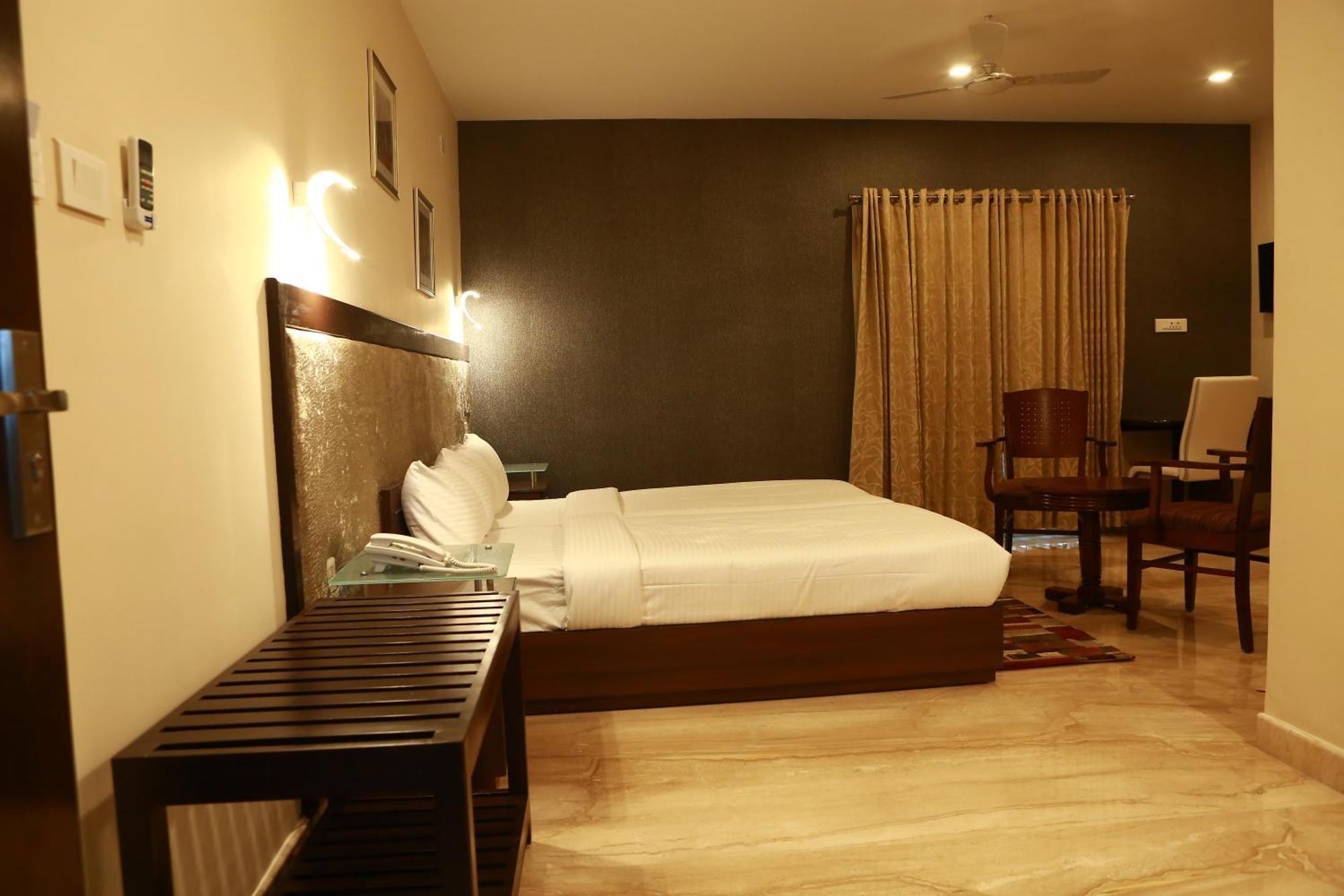 D Breeze Suites Devanahalli Экстерьер фото